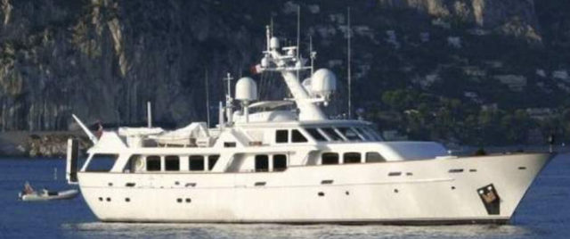 Design of 38 motor yacht Royal Denship 125